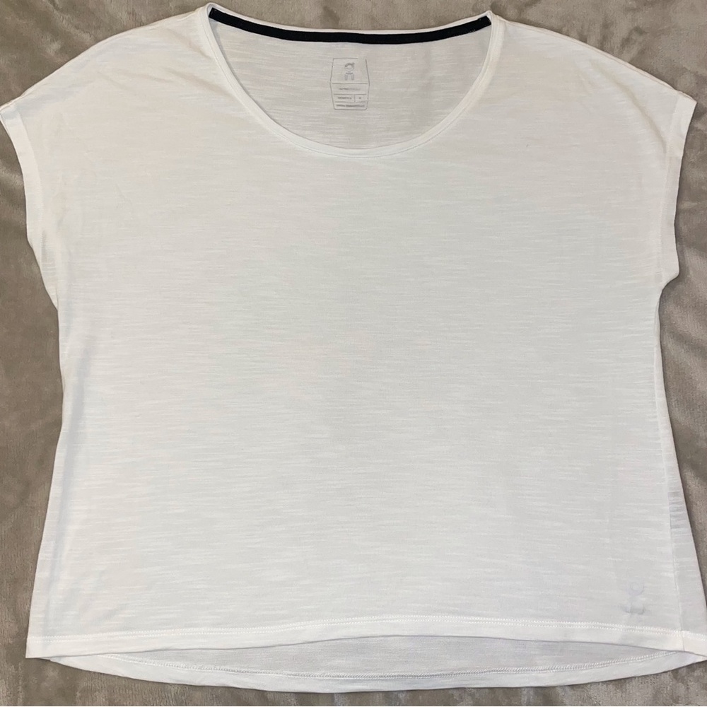 ON Running Active T-Flow Short Sleeve Tee, white Size M